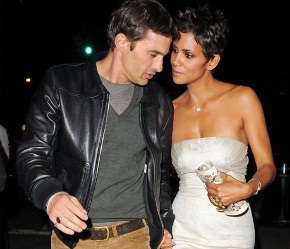 La pareja llevaba saliendo desde hace varios meses, ahora la cosa se pone más seria